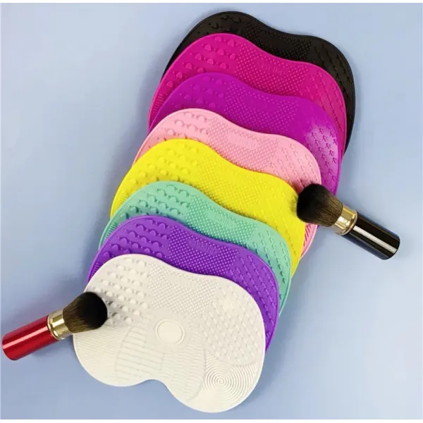 Butterfly brush cleaning mat