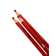 Олівець з ниткою самозаточування червоний Klever Beauty